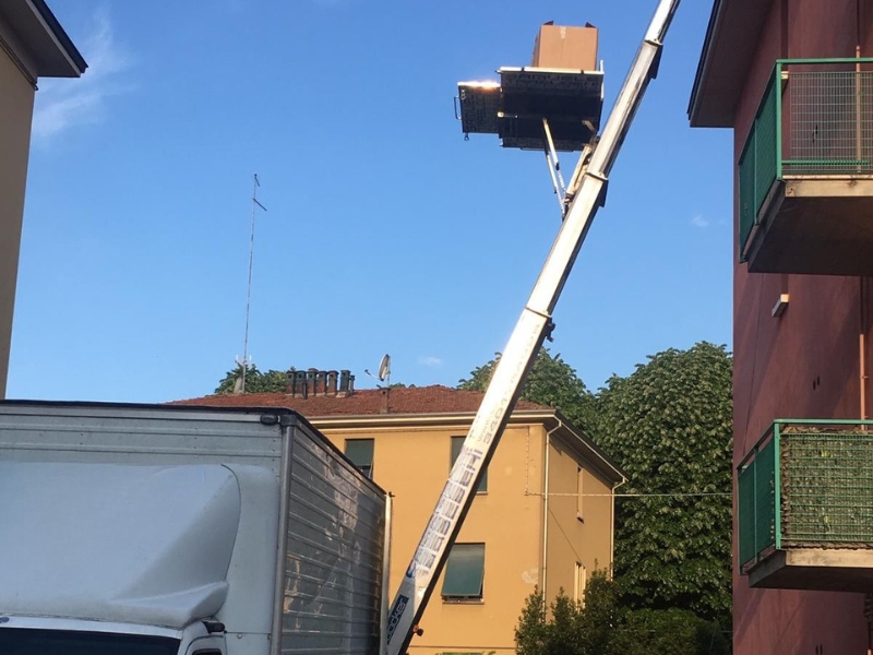 Noleggio mezzi e attrezzature Ismaele Traslochi 01